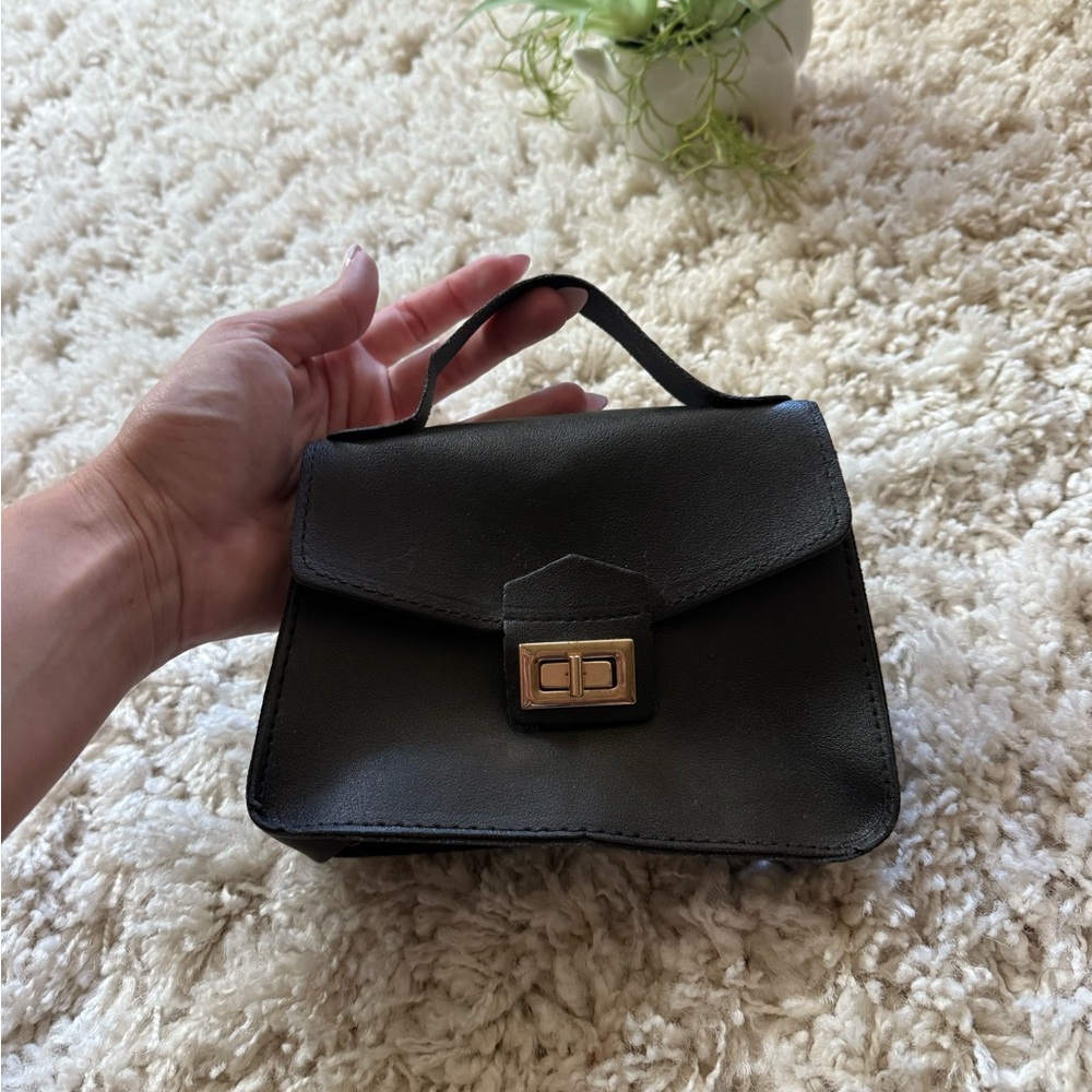 Chic Black Mini Bag with Gold Accent - Picture 1 of 7